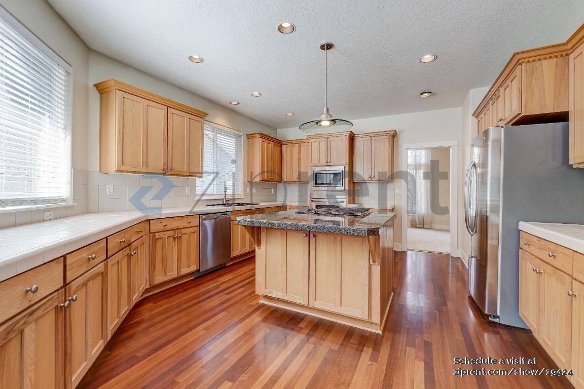 House for rent at 10942 SW Koller St, Tualatin, OR 97062
