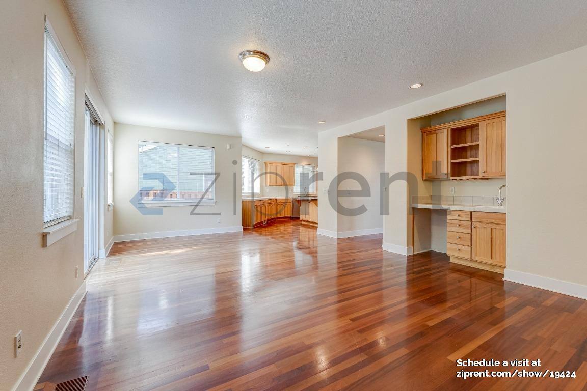 House for rent at 10942 SW Koller St, Tualatin, OR 97062