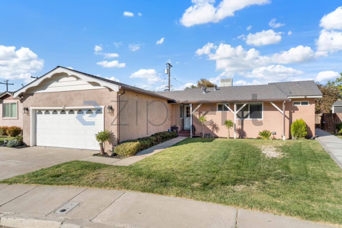 House for rent at 914 Valencia Dr, Los Banos, CA 93635