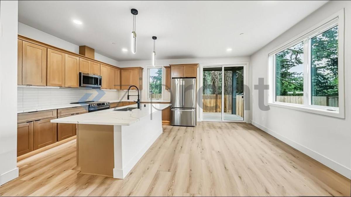 House for rent at 10831 104th Ave NE, Kirkland, WA 98033