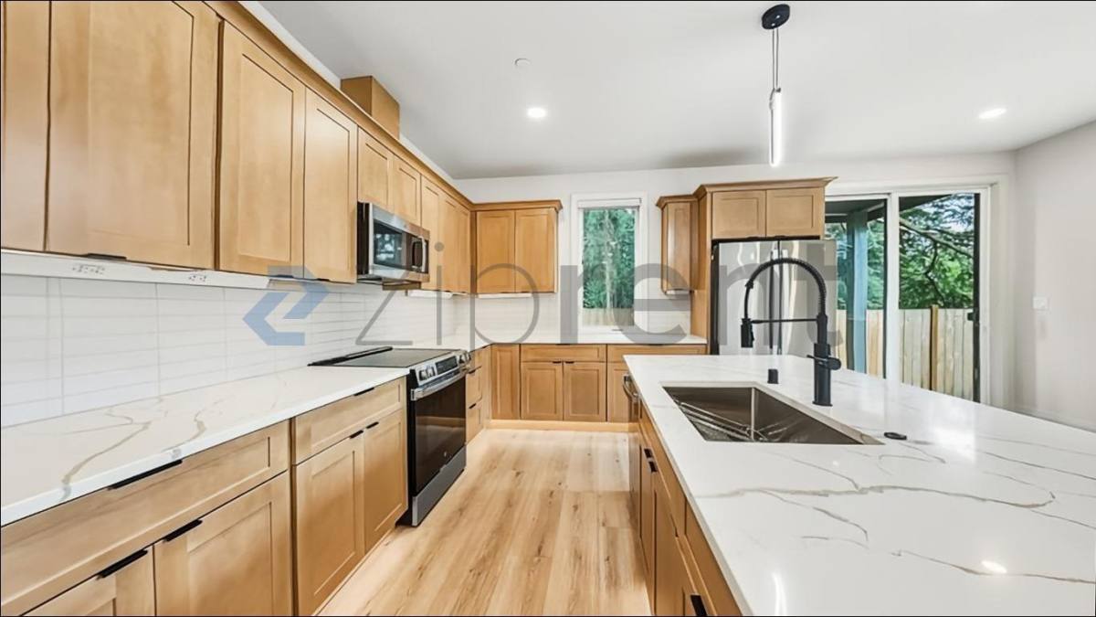 House for rent at 10831 104th Ave NE, Kirkland, WA 98033