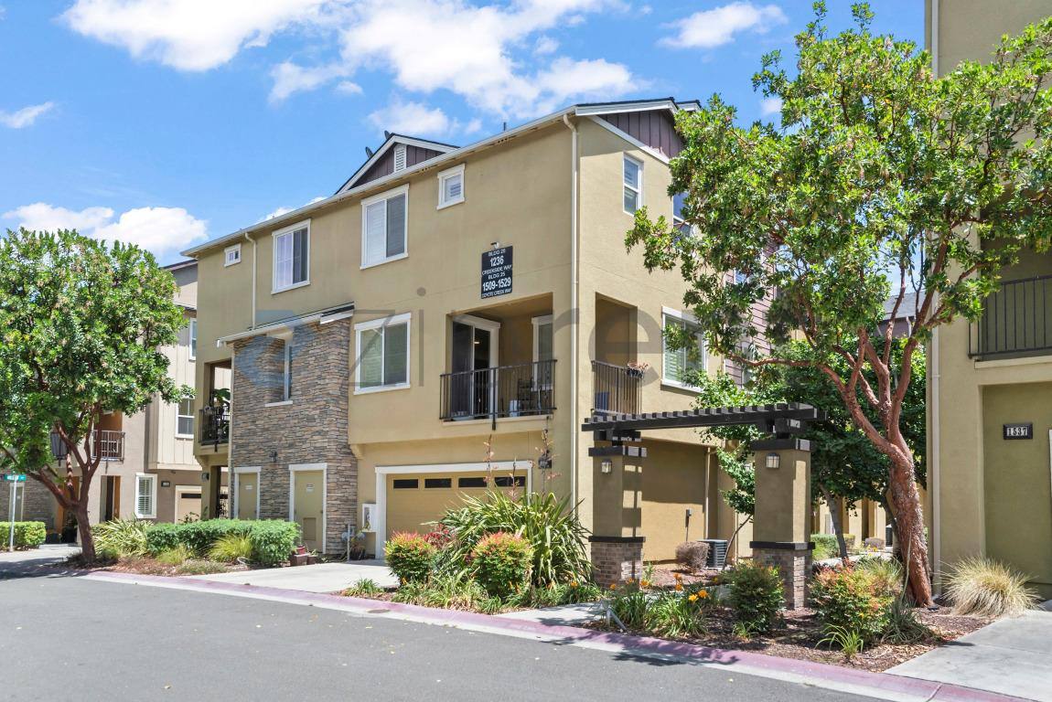 Townhouse for rent at 1529 Coyote Creek Way, Milpitas, CA 95035