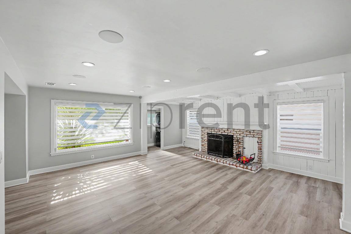 House for rent at 4390 Cerritos Ave, Long Beach, CA 90807