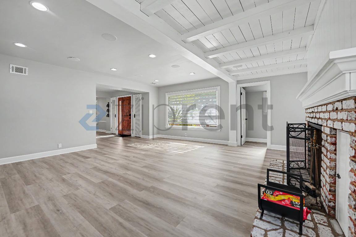 House for rent at 4390 Cerritos Ave, Long Beach, CA 90807