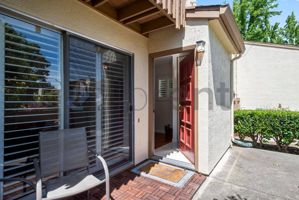 Townhouse for rent at 1904 Pomar Way, Walnut Creek, CA 94598