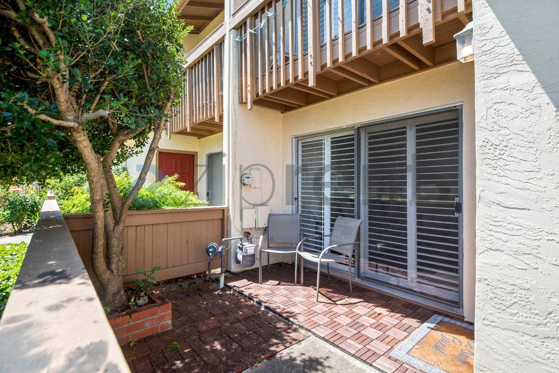 Townhouse for rent at 1904 Pomar Way, Walnut Creek, CA 94598