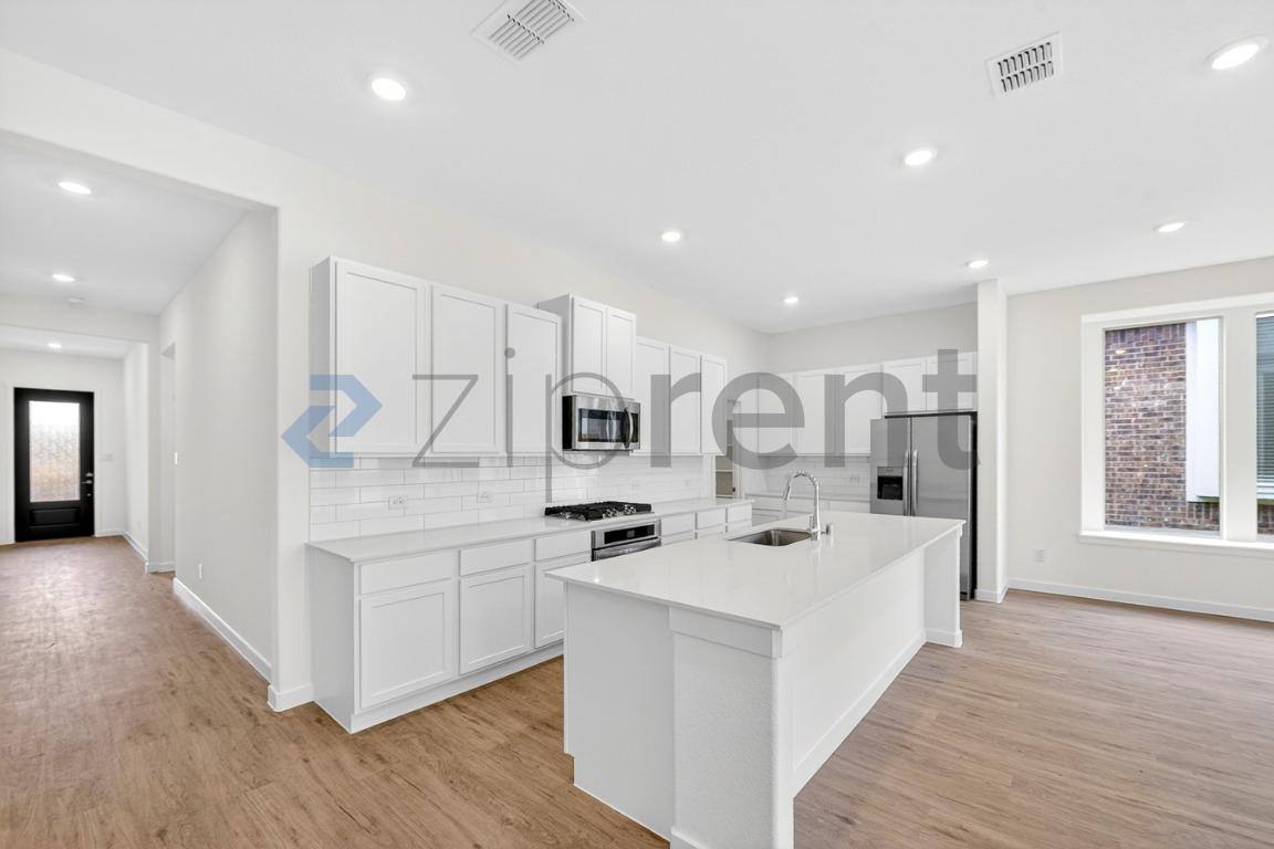 House for rent at 724 Demelza Dr, McKinney, TX 75069