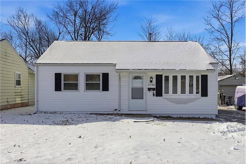 House for rent at 3740 F Ave NE, Cedar Rapids, IA 52402