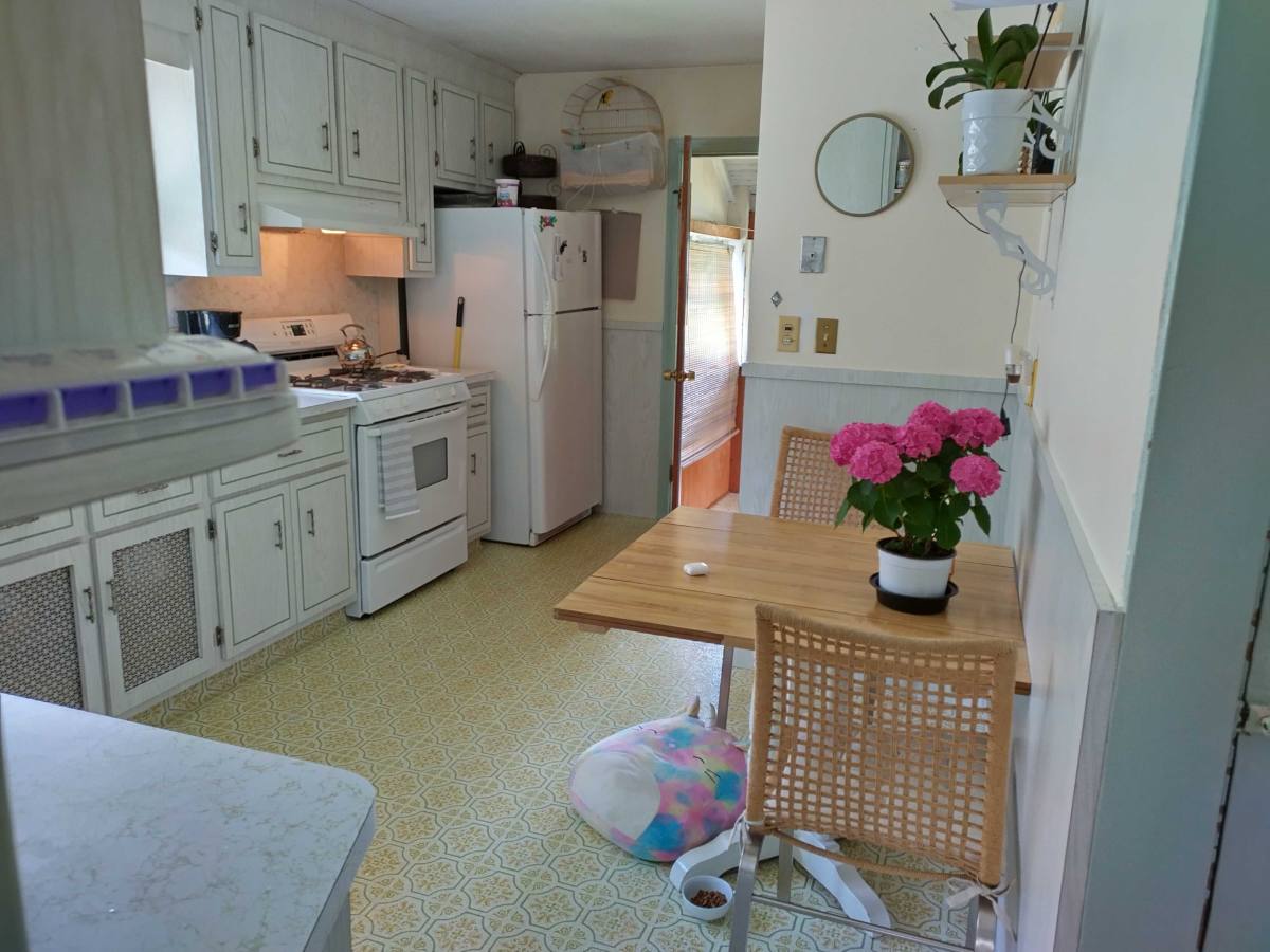 Apartment for rent at 93 Bartlett Ave #2, Belmont, MA 02478