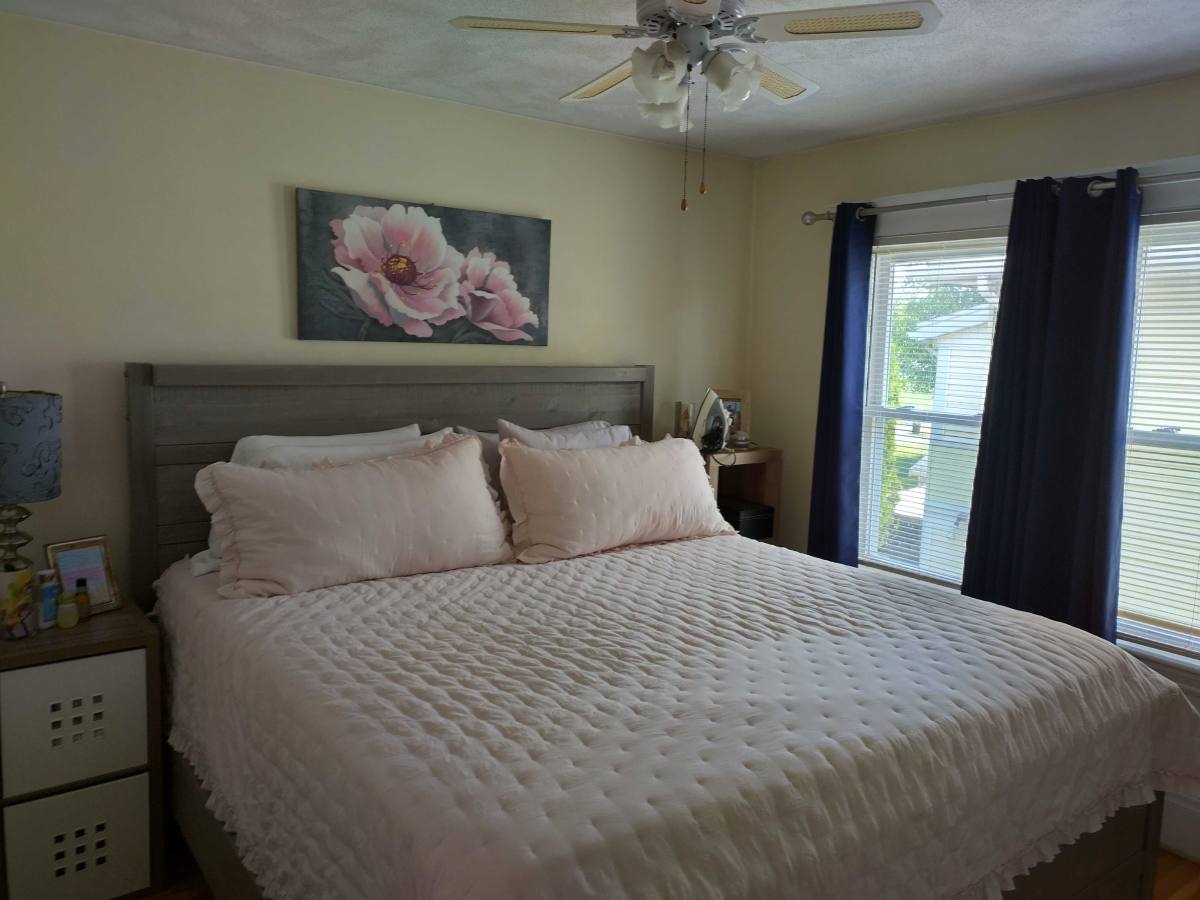 Apartment for rent at 93 Bartlett Ave #2, Belmont, MA 02478