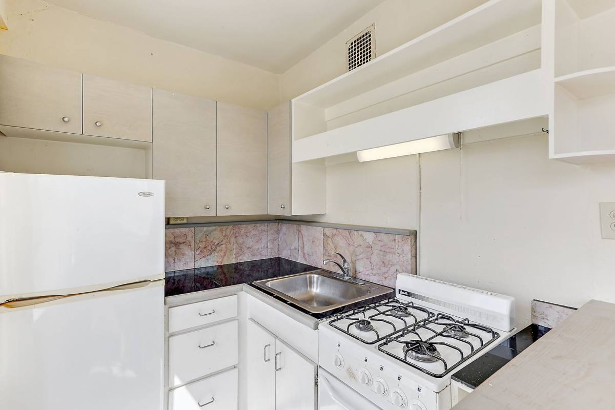 Apartment for rent at 721 N State St, Jackson, MS 39202