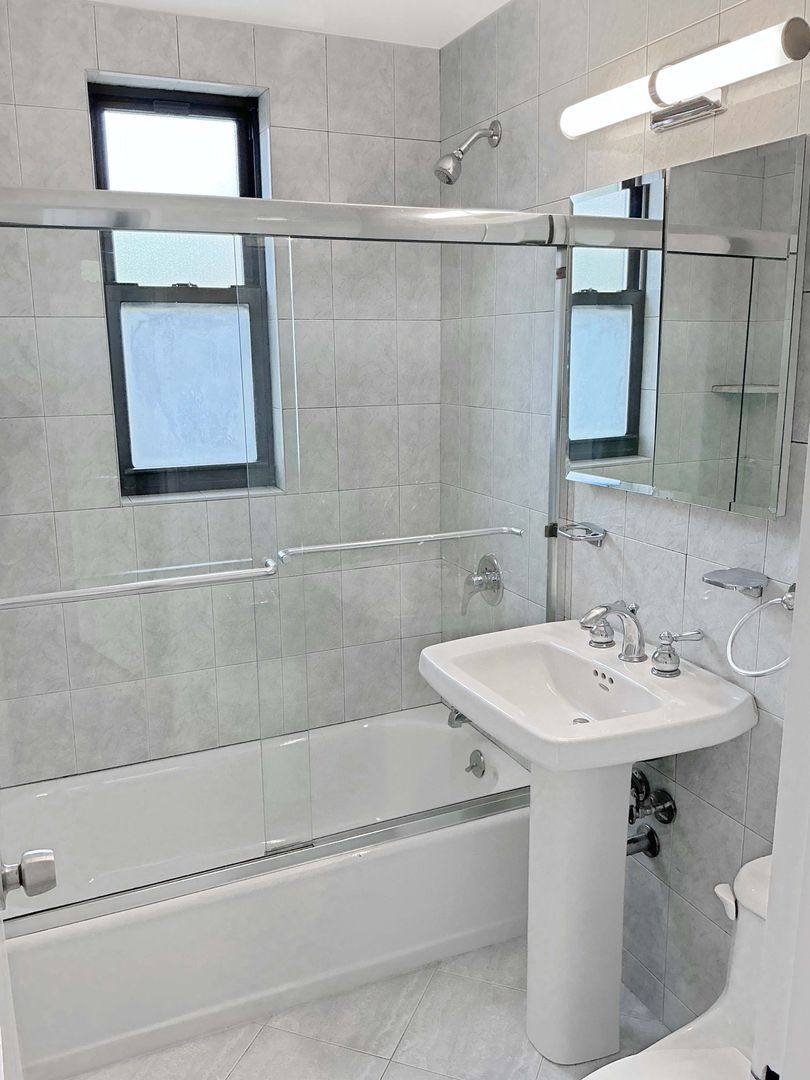 Apartment for rent at 150 E 18th St, New York, NY 10003