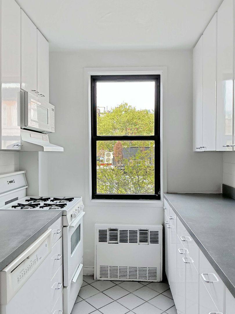 Apartment for rent at 150 E 18th St, New York, NY 10003