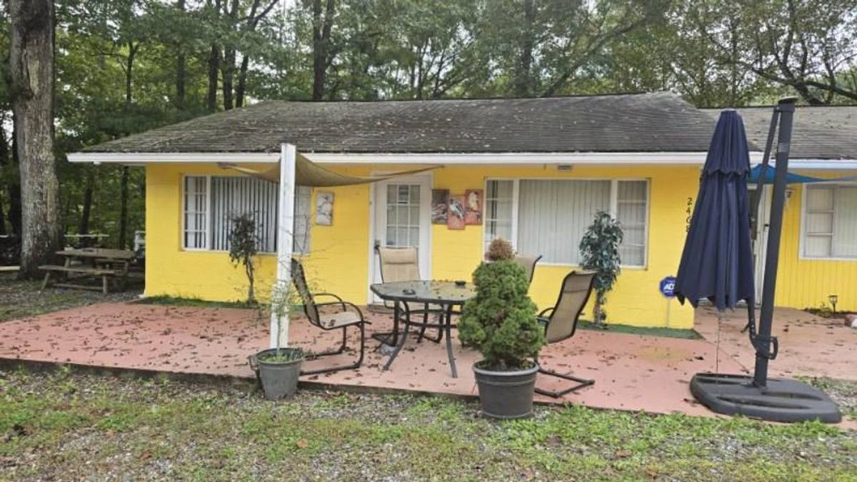 Apartment for rent at 2468 US-441 S, Sylva, NC 28779