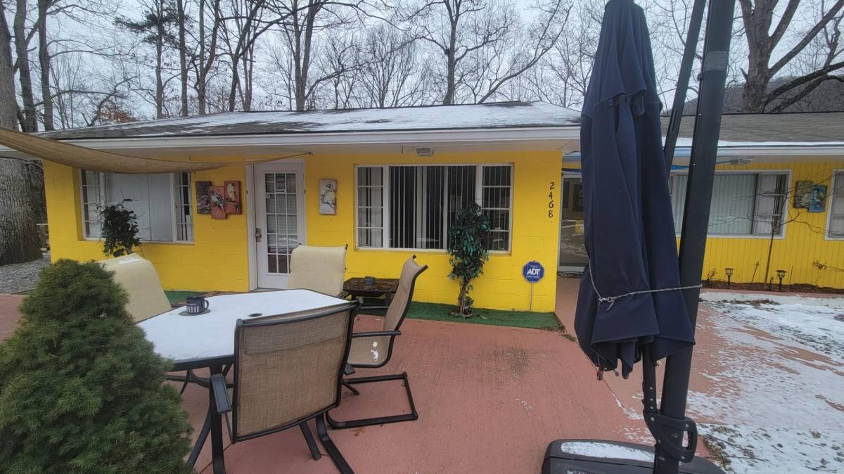 Apartment for rent at 2468 US-441 S, Sylva, NC 28779