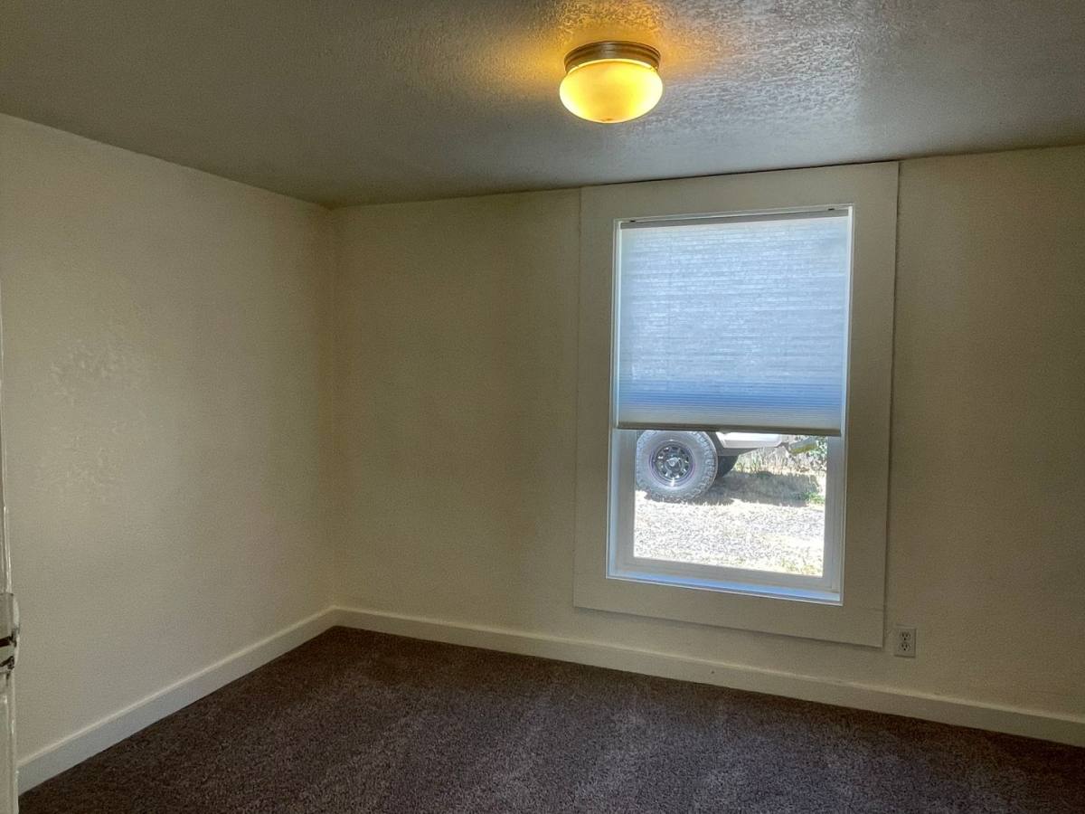 House for rent at 7095 W Jackson, Medford, OR 97501