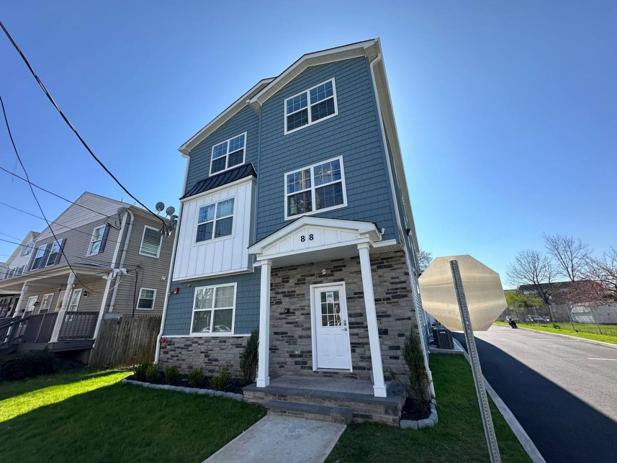 Apartment for rent at 88 Louis St, New Brunswick, NJ 08901