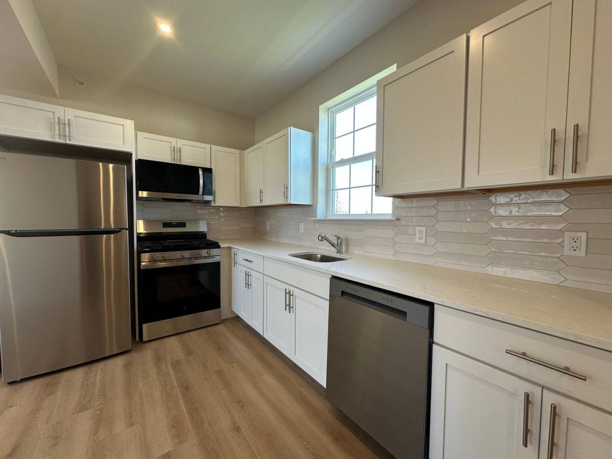 Apartment for rent at 88 Louis St, New Brunswick, NJ 08901