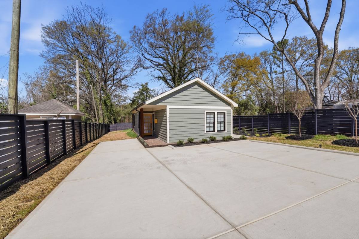 House for rent at 1840 Merriman Ave, Charlotte, NC 28203