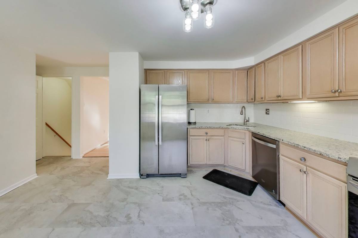 Townhouse for rent at 8932 Barrowgate Court, Potomac, MD 20854