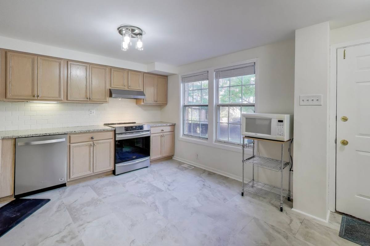 Townhouse for rent at 8932 Barrowgate Court, Potomac, MD 20854