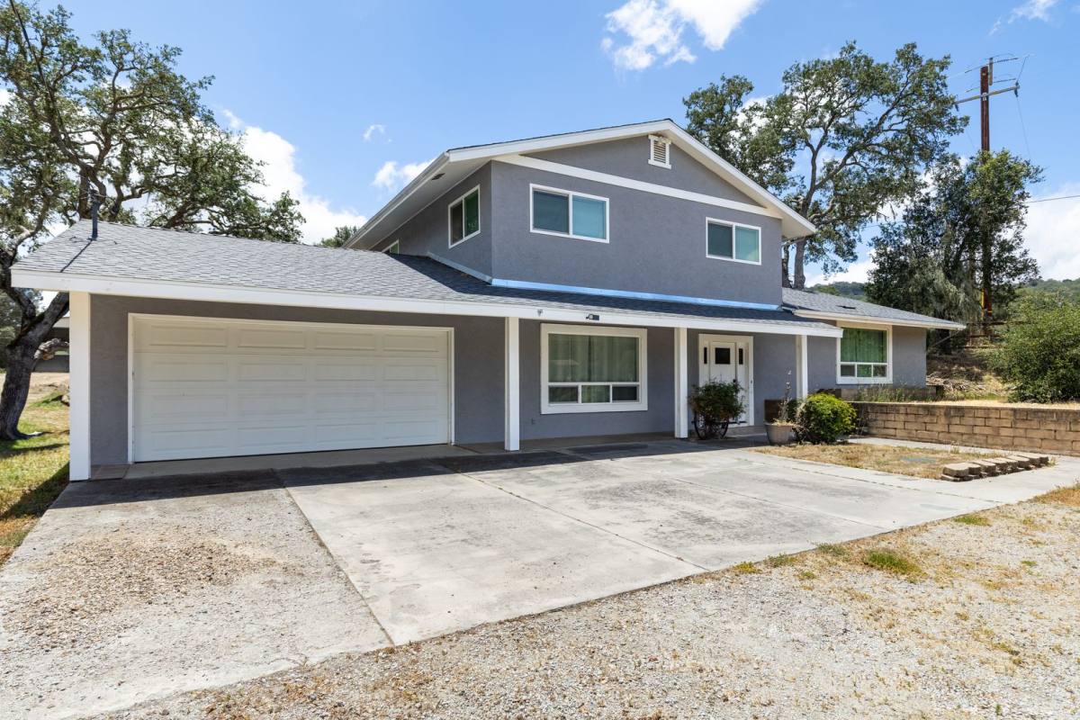 House for rent at 10065 Old Morro Rd E, Atascadero, CA 93422