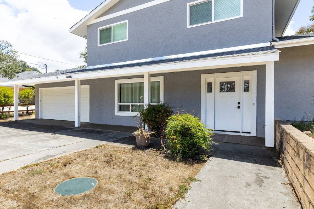 House for rent at 10065 Old Morro Rd E, Atascadero, CA 93422