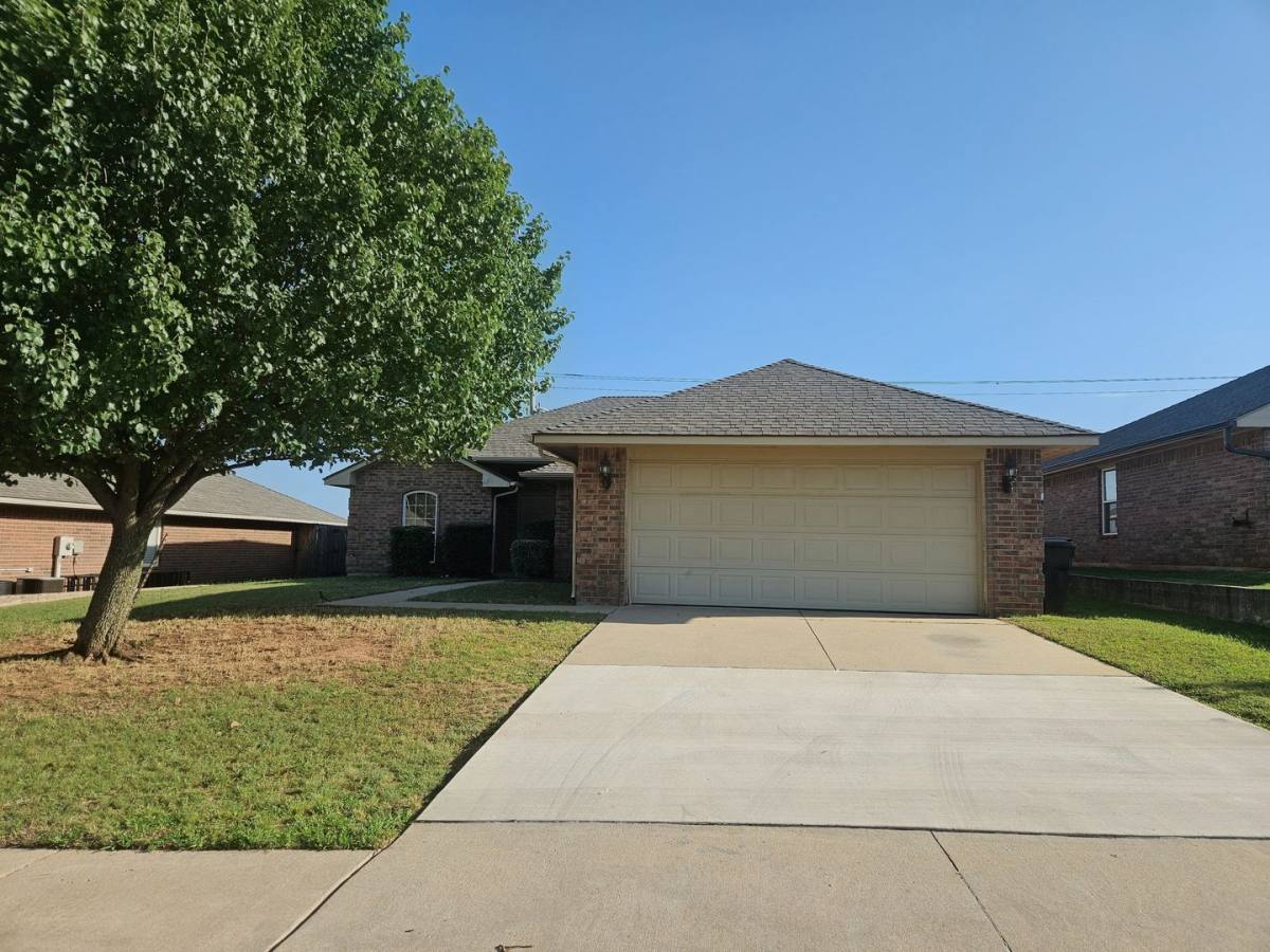 House for rent at 221 Dollina Court, Norman, OK 73069