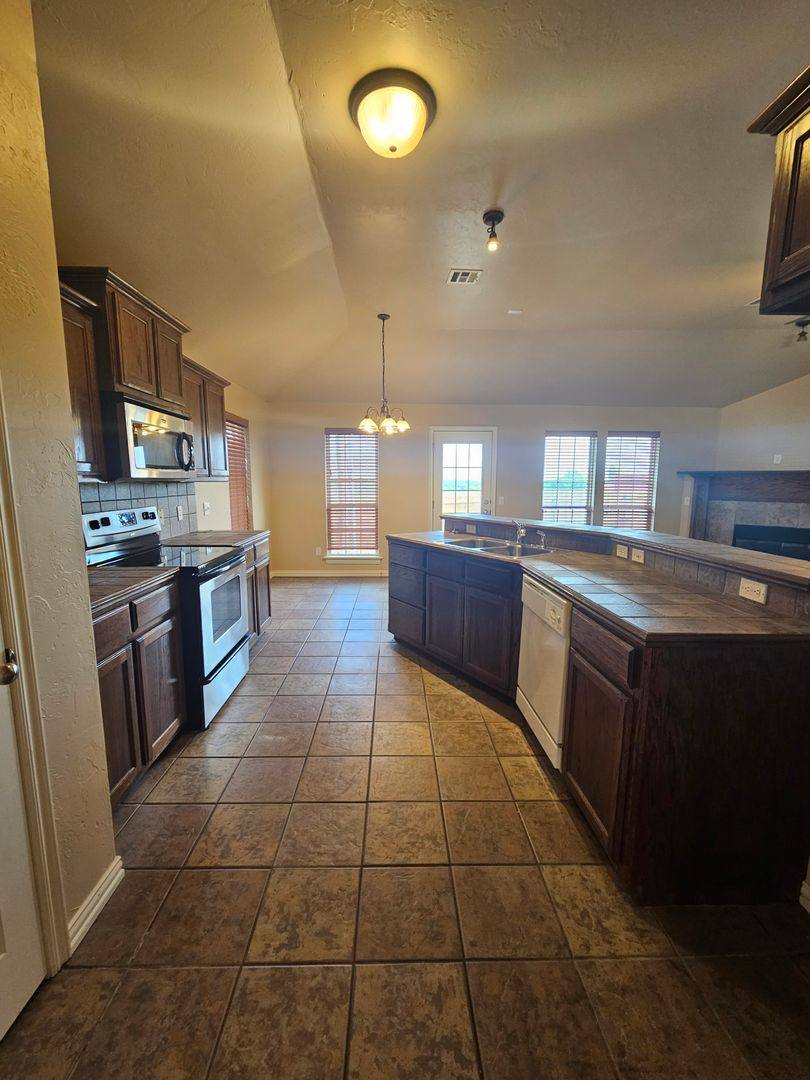 House for rent at 221 Dollina Court, Norman, OK 73069