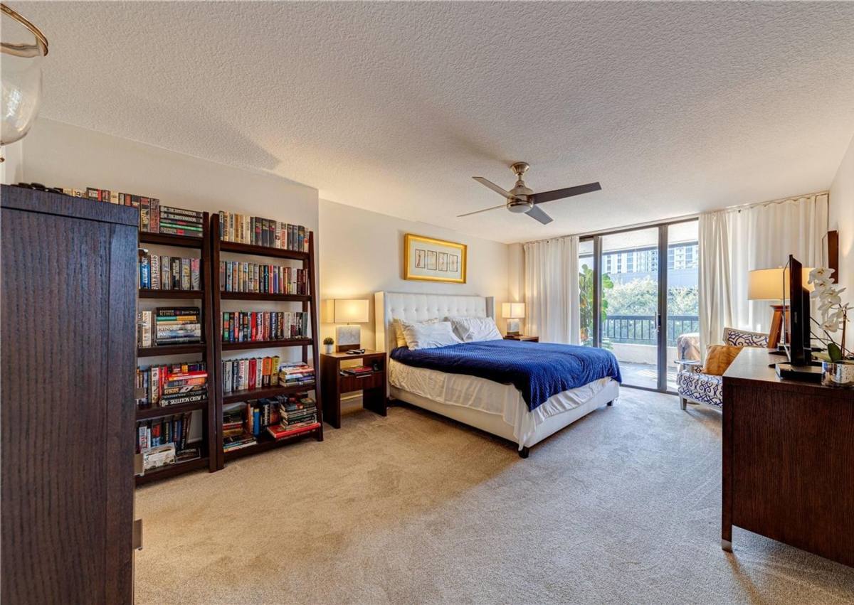 Condo for rent at 530 E Central Blvd, Orlando, FL 32801