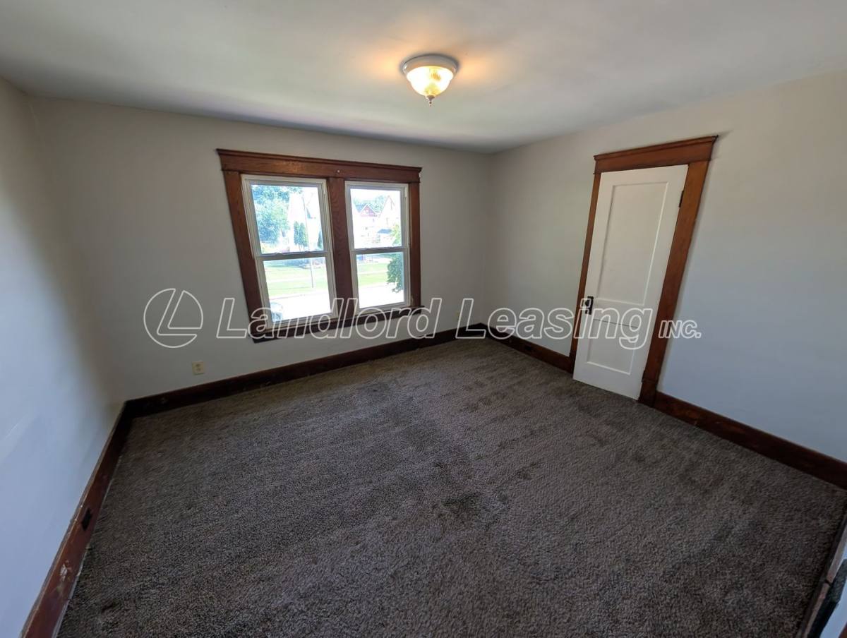 House for rent at 1850 E 33rd St, Lorain, OH 44055