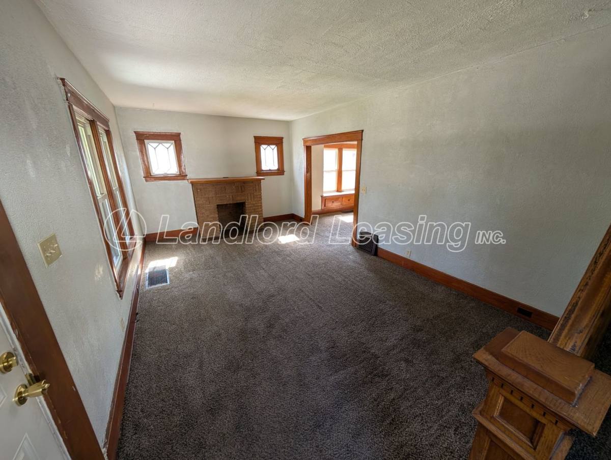 House for rent at 1850 E 33rd St, Lorain, OH 44055