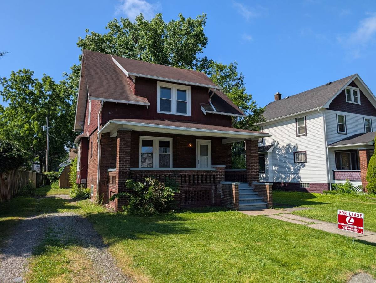 House for rent at 1850 E 33rd St, Lorain, OH 44055