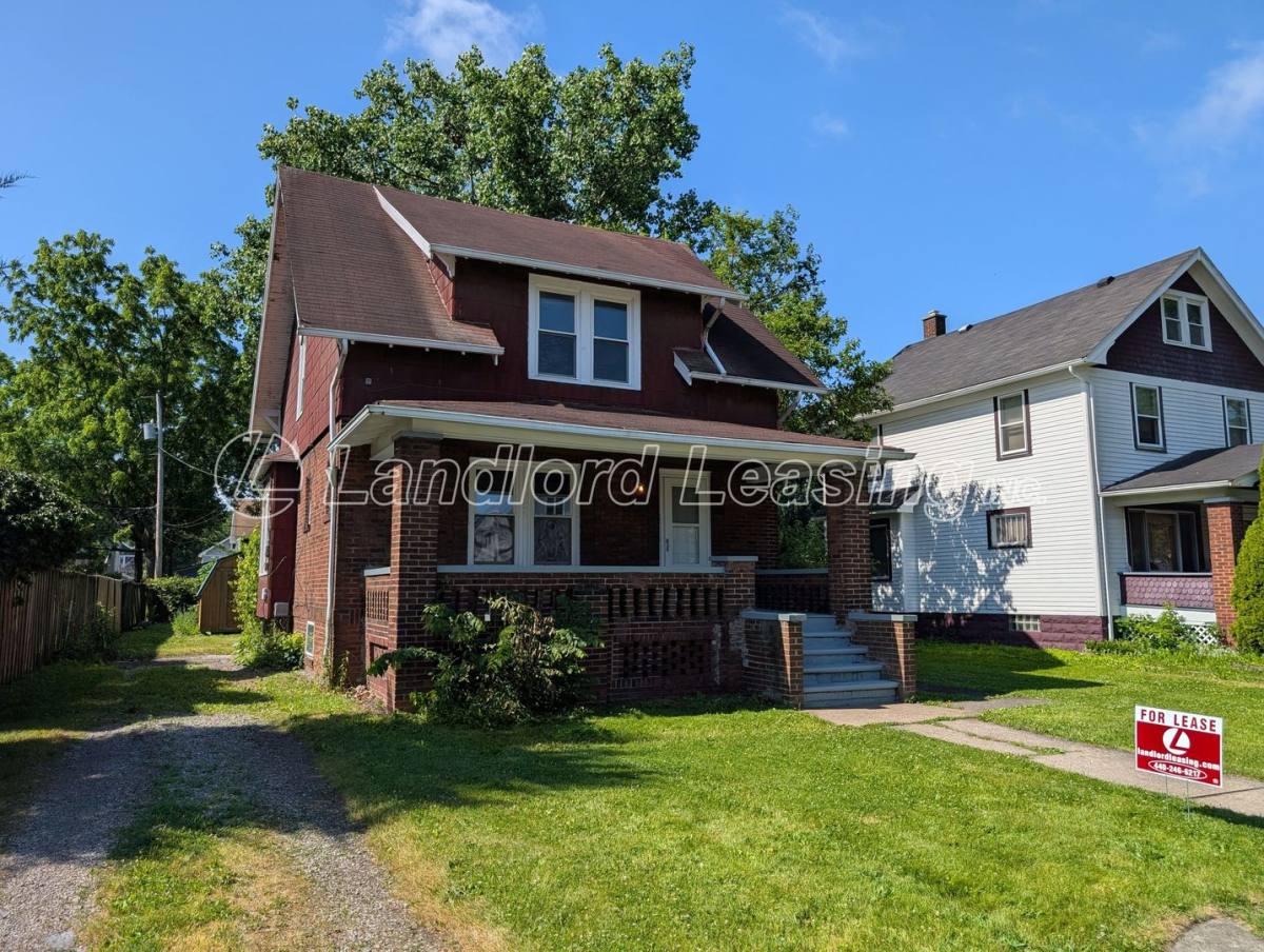 House for rent at 1850 E 33rd St, Lorain, OH 44055