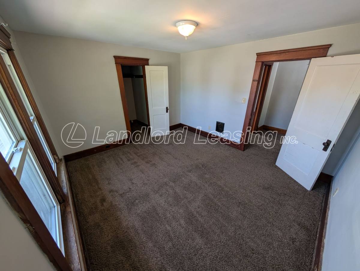 House for rent at 1850 E 33rd St, Lorain, OH 44055