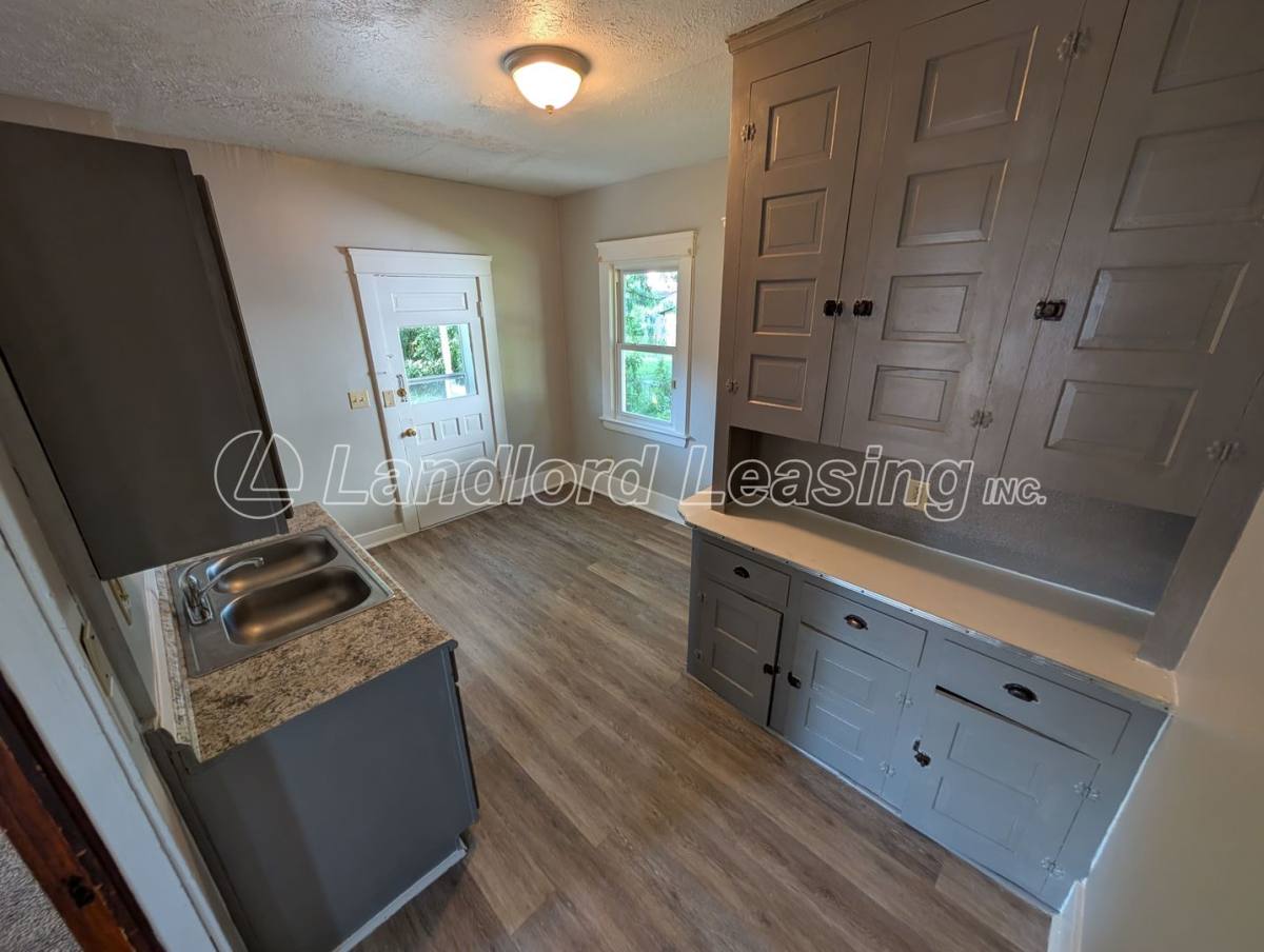 House for rent at 1850 E 33rd St, Lorain, OH 44055