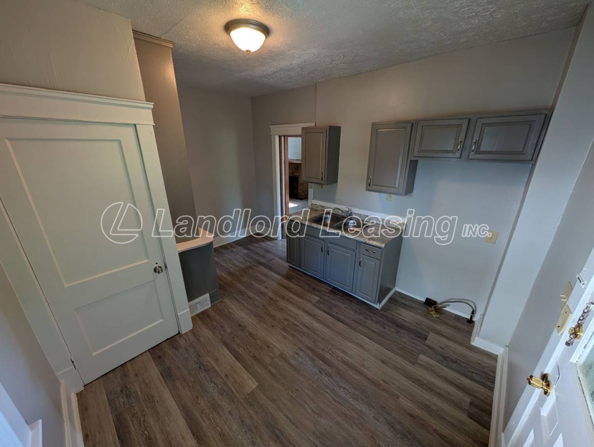 House for rent at 1850 E 33rd St, Lorain, OH 44055
