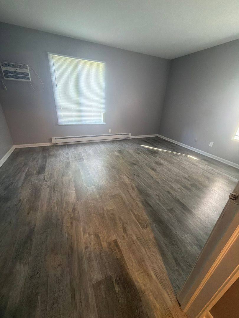Apartment for rent at 967-969 S River St, Aurora, IL 60506