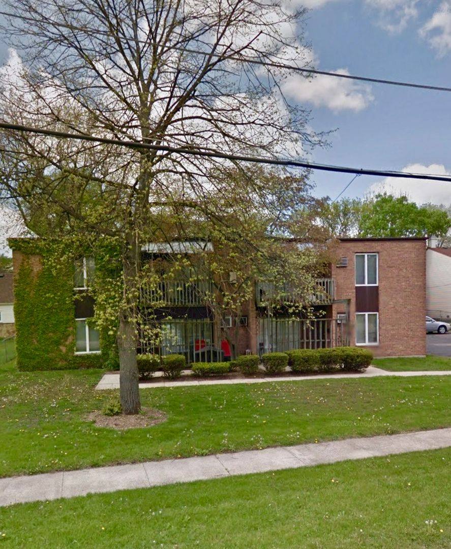 Apartment for rent at 967-969 S River St, Aurora, IL 60506