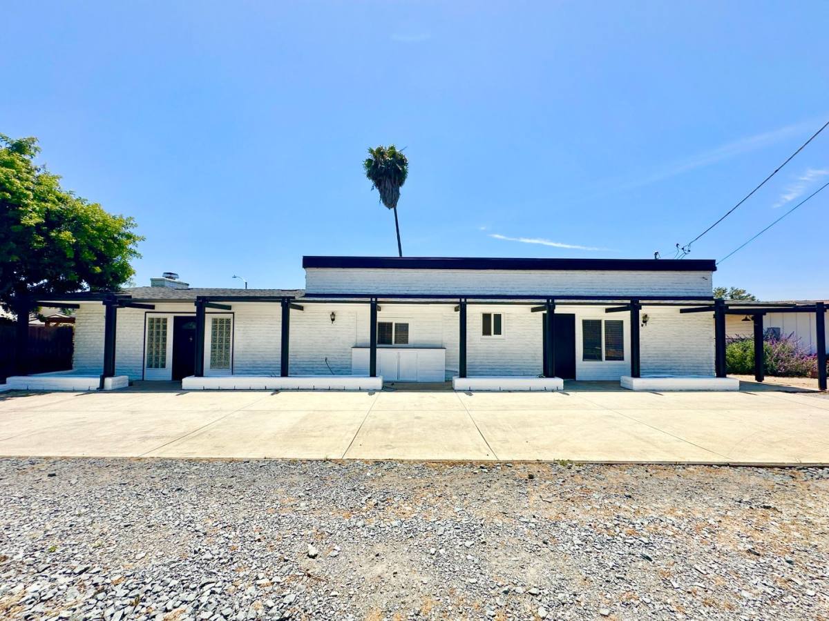 House for rent at 31428 Old River Rd, Bonsall, CA 92003