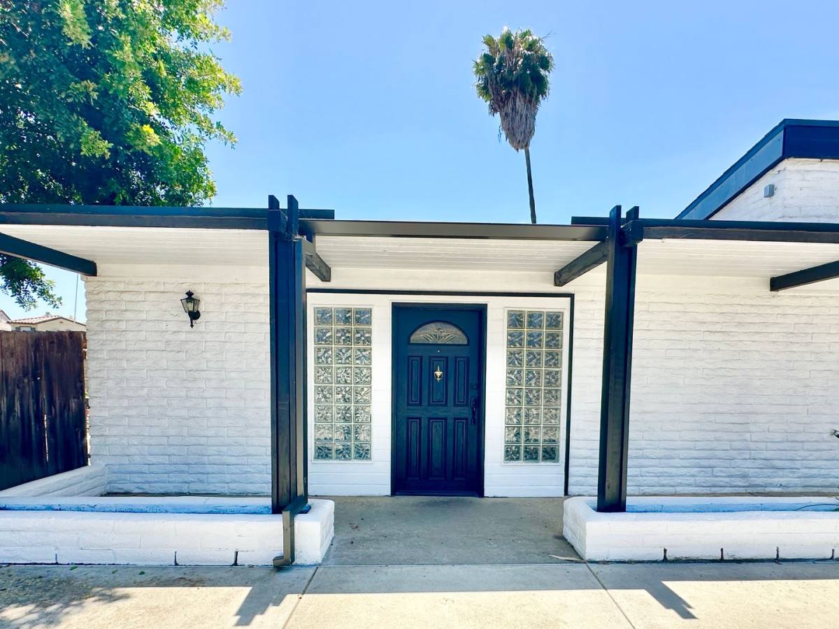 House for rent at 31428 Old River Rd, Bonsall, CA 92003