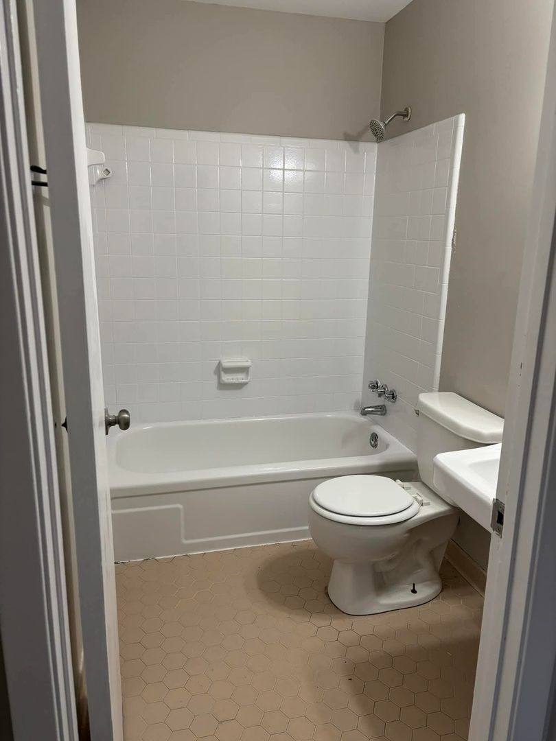 Apartment for rent at 4017 Napier Ave, Macon, GA 31204
