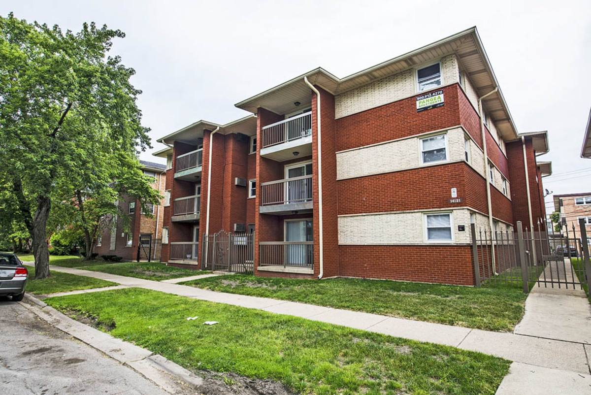 Apartment for rent at 14119-21 S Tracy Ave, Riverdale, IL 60827