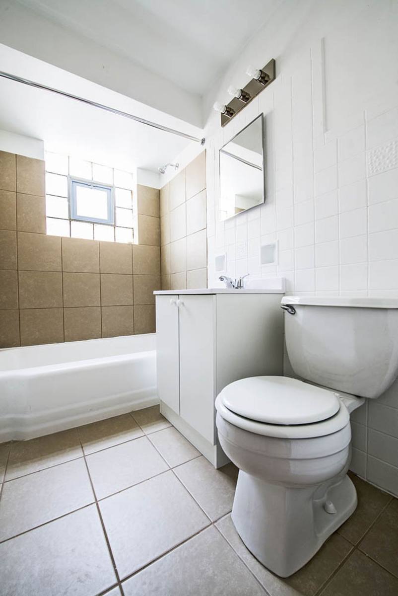 Apartment for rent at 14119-21 S Tracy Ave, Riverdale, IL 60827