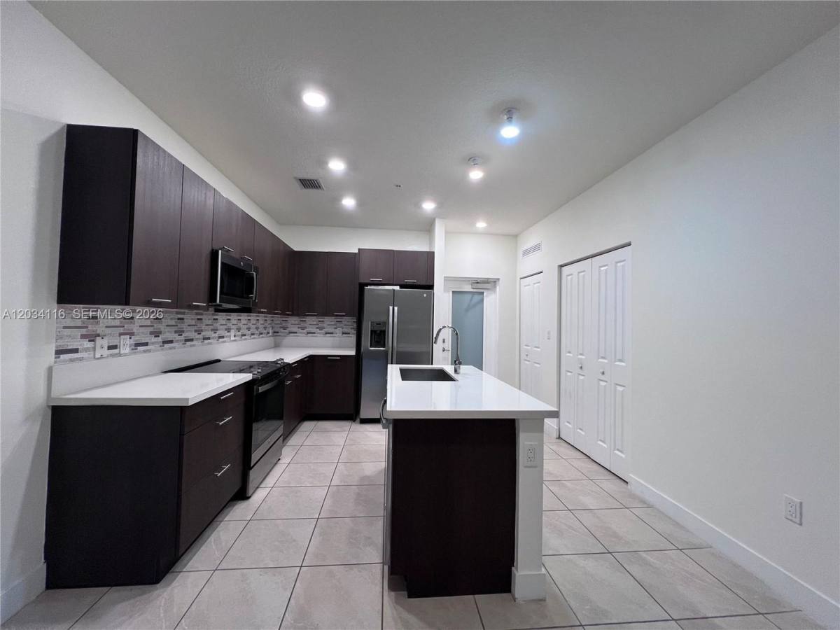 Condo for rent at 8265 NW 41st St, Miami, FL 33166