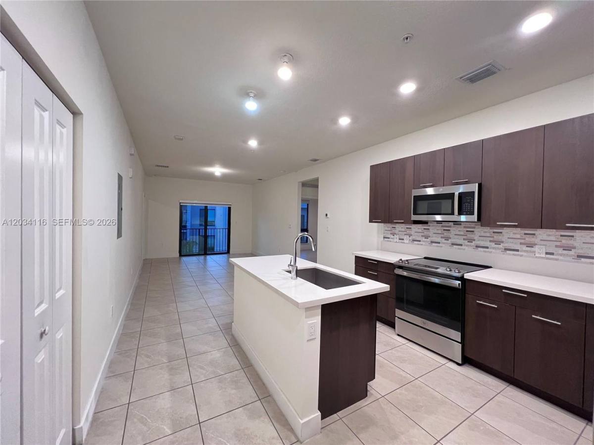 Condo for rent at 8265 NW 41st St, Miami, FL 33166