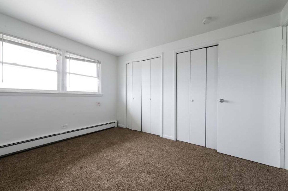 Apartment for rent at 1573 State St, Calumet City, IL 60409