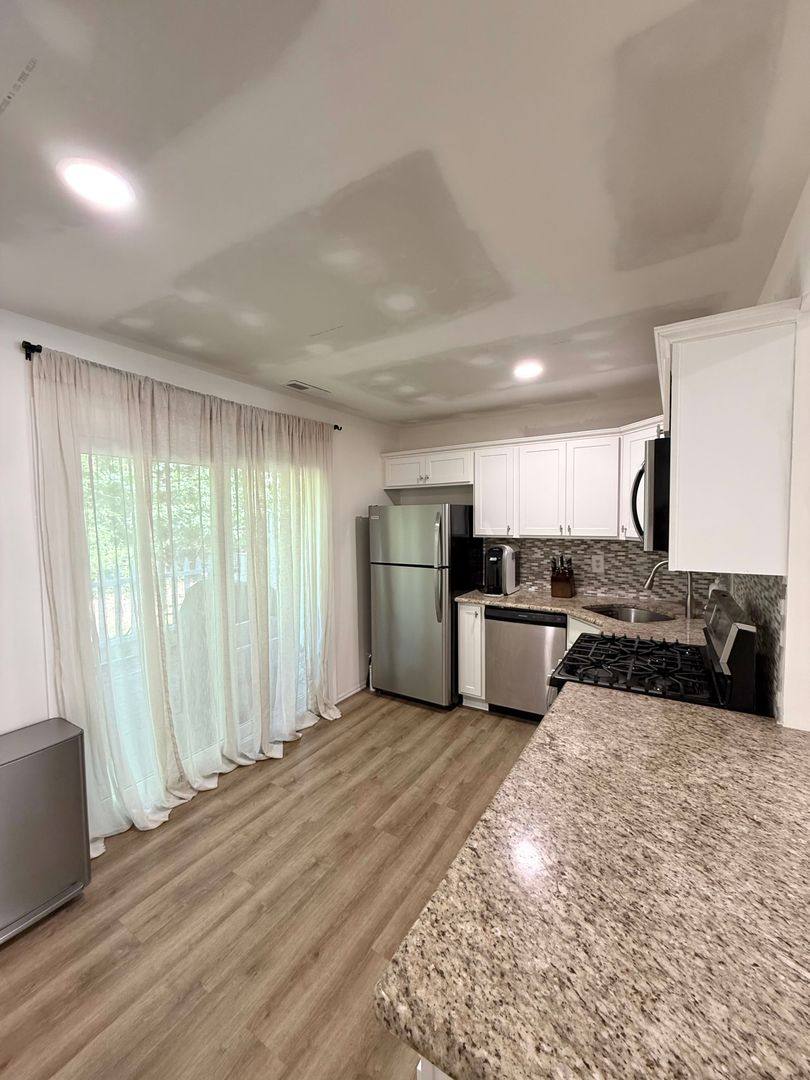Townhouse for rent at 17 Mohave Dr, Absecon, NJ 08205