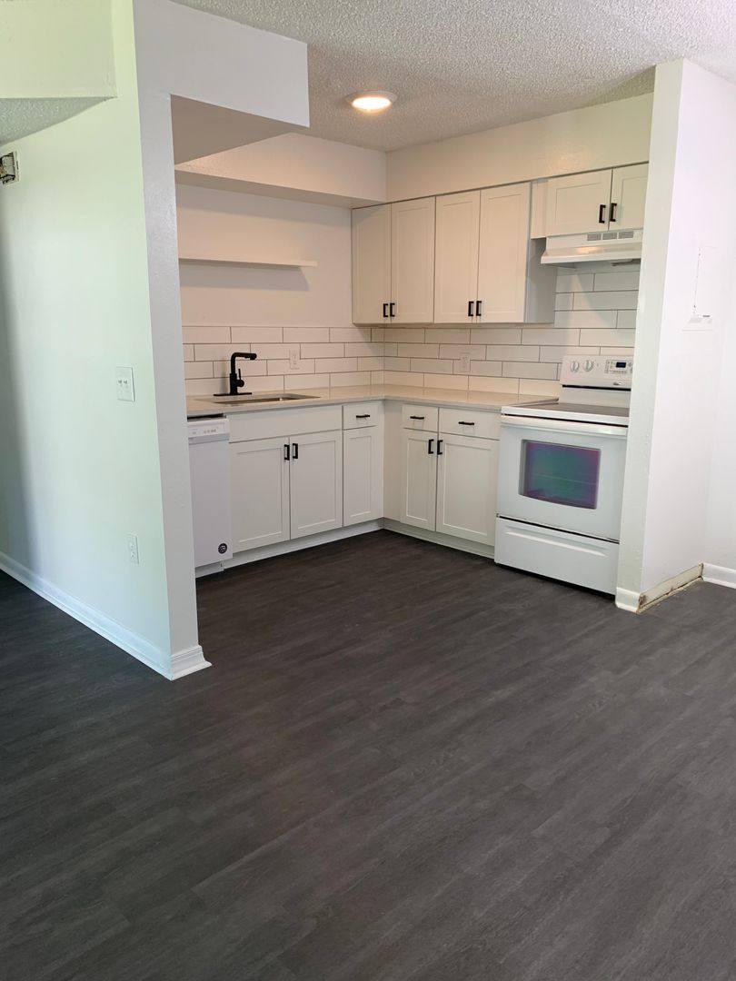 Apartment for rent at 101 NW 23rd Place, Ocala, FL 34475