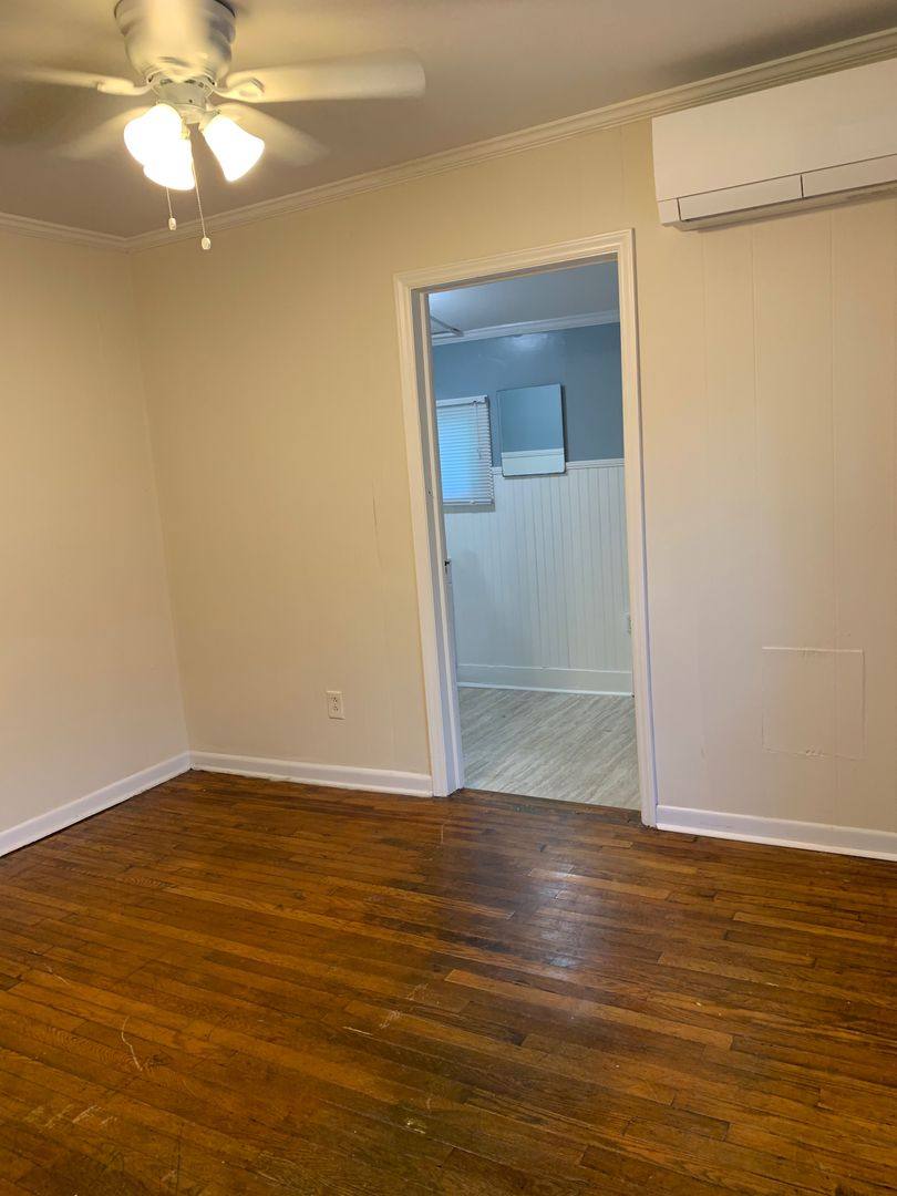 House for rent at 908 Pichard St, Greensboro, NC 27401